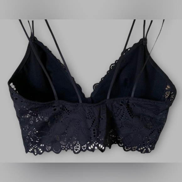 Colsie Floral Eyelet Design Front Hook Corset Closure Bralette in Black sz Med - Picture 5 of 9